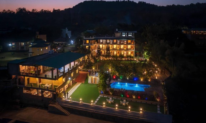 Dhikuli Hotel | 150 m² Hotel ∙ 4 guests