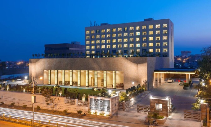 Solapur Hotel | 156 m² Hotel ∙ 4 guests