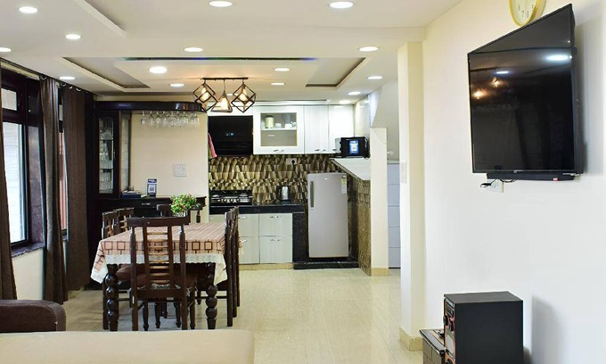 The Mall Road House | 192 m² House ∙ 4 bedrooms ∙ 8 guests