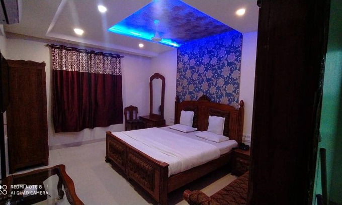Sangli Hotel | 195 m² Hotel ∙ 2 guests
