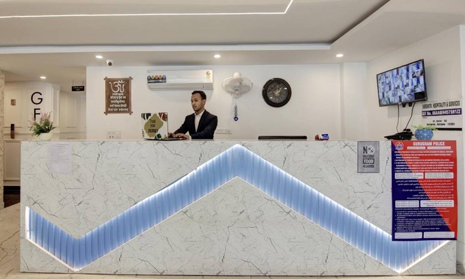 DLF Phase 5 Hotel | 200 m² Hotel ∙ 3 guests