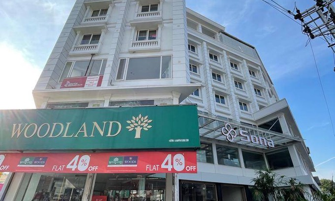 Thrissur Hotel | 25 m² Motel ∙ 2 bedrooms ∙ 4 guests
