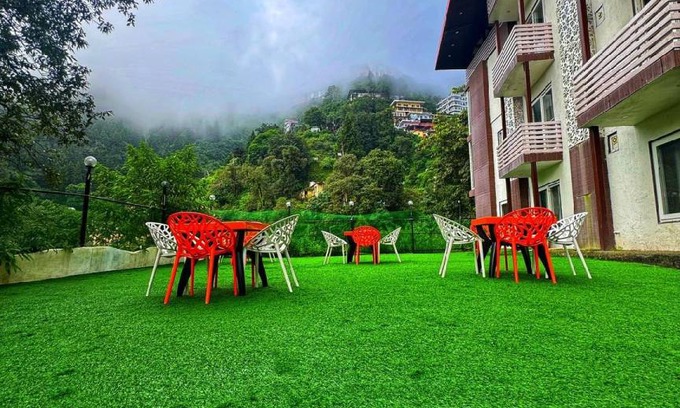 The Mall Road House | 250 m² Bungalow ∙ 2 guests