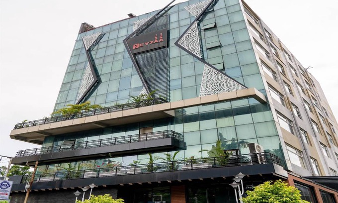 Sector 1 Hotel | 300 m² Hotel ∙ 3 guests