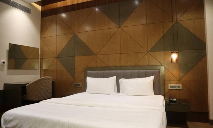 Vellore Hotel | 300 m² Hotel ∙ 4 guests