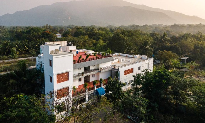Tiruvannamalai Hotel | 36 m² Hotel ∙ 4 guests