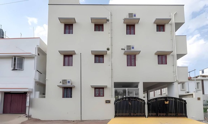 Coimbatore Hotel | 46 m² Hotel ∙ 3 guests
