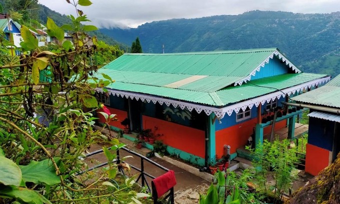 Lebong and Mineral Spring Tea Garden House | Ahans Homestay by StayApart
