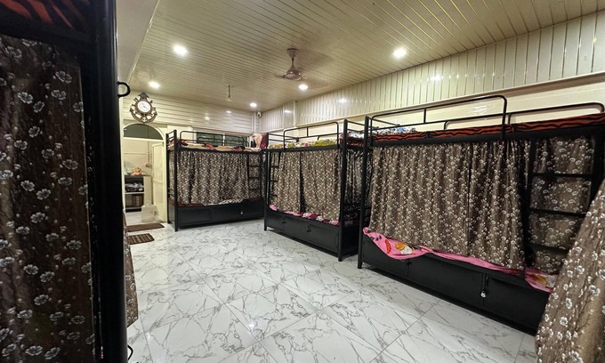 Andheri West Hostel | Balaji Dormitory In Andheri