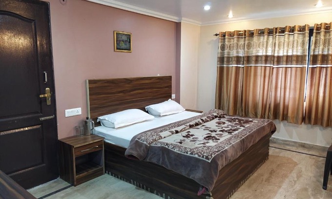 The Mall Road House | Bindra's Grace Homestay, Mussoorie