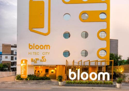 Madhapur Hotel | Bloom Hotel - HITEC City