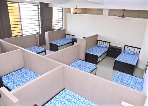 Kolhapur Hostel | Dwarka Yatri Niwas