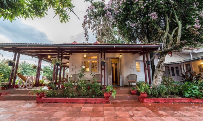 Coonoor Apartment | Hospitality Expert Royston: BBQ, Bonfire & Chef