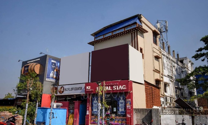 Barrackpore Hotel | Hotel ∙ 2 guests