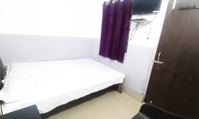 Deoghar Hotel | Hotel ∙ 3 guests