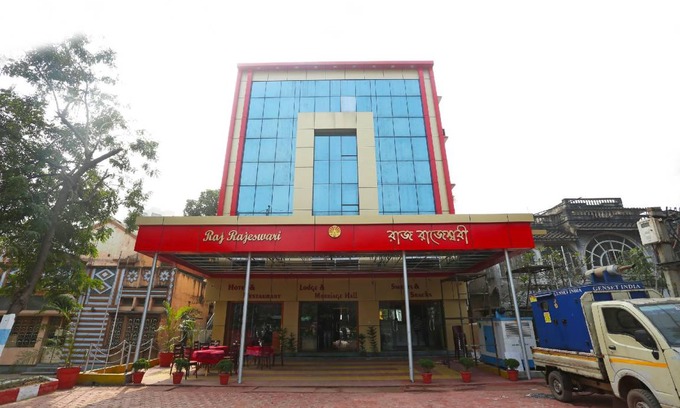 Asansol Hotel | Hotel ∙ 3 guests