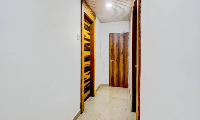 Mira Road East Hotel | Hotel ∙ 3 guests