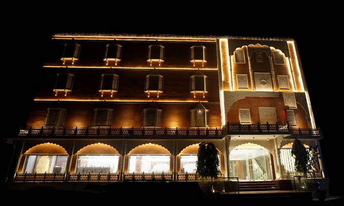 Gwalior Hotel | 250 m² Hotel ∙ 3 guests