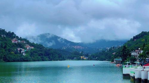 Bhimtal Hostel | Joeys by the Lakeside