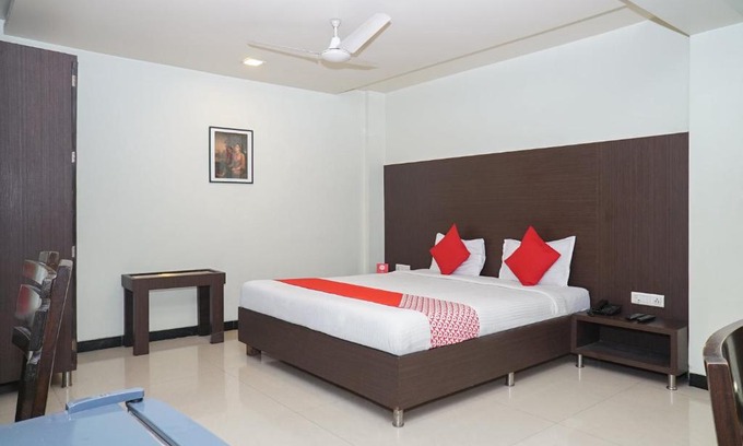Central Pune Hotel | OYO 3452 Hotel Coconut Grove