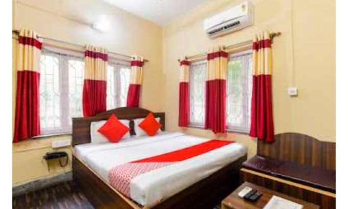 Salt Lake Hotel | OYO 90228 Honey Regency
