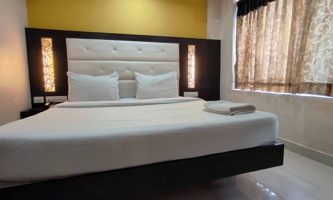 Ram Nagar Hotel | PPH Living Tricolours