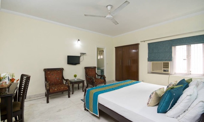 Hauz Khas Resort | Private room ∙ 3 guests