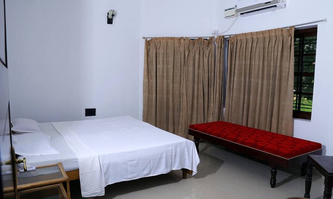 Andhakaranazhy Resort | Private room ∙ 3 guests