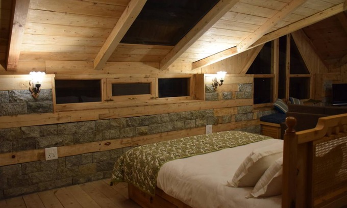 Banjar Resort | Private room ∙ 3 guests