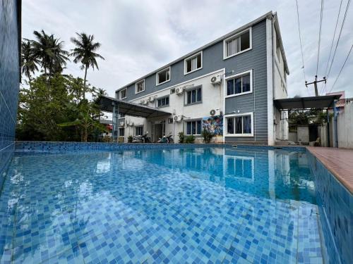 Kalapettai House | SS Grand with swimming pool