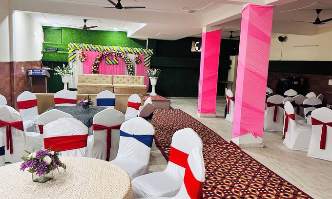 Noida House | The Everest 43