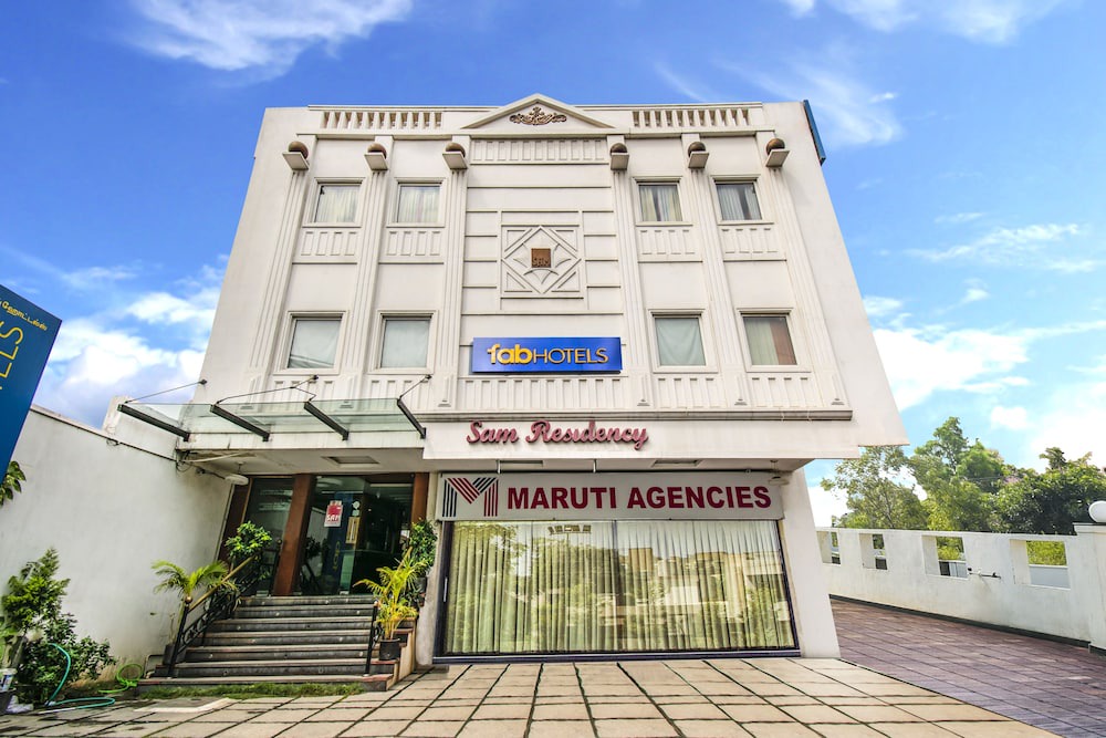 Gandhipuram Hotel | FabHotel Sam Residency Gandhipuram