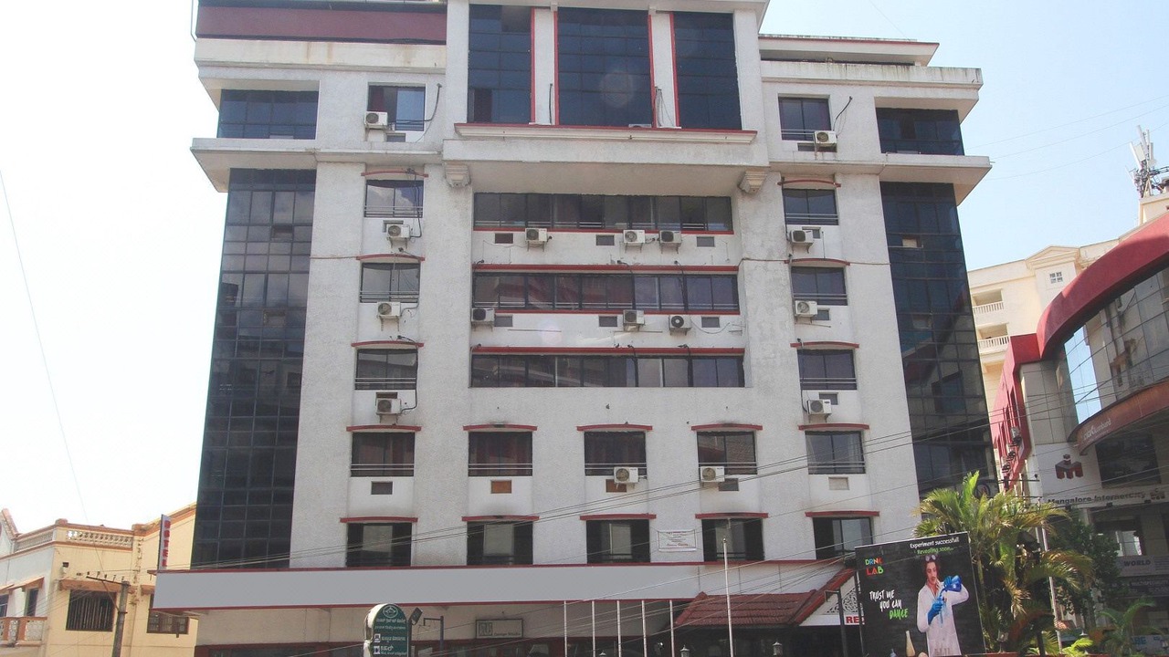Photo of Buildings in Hampankatta