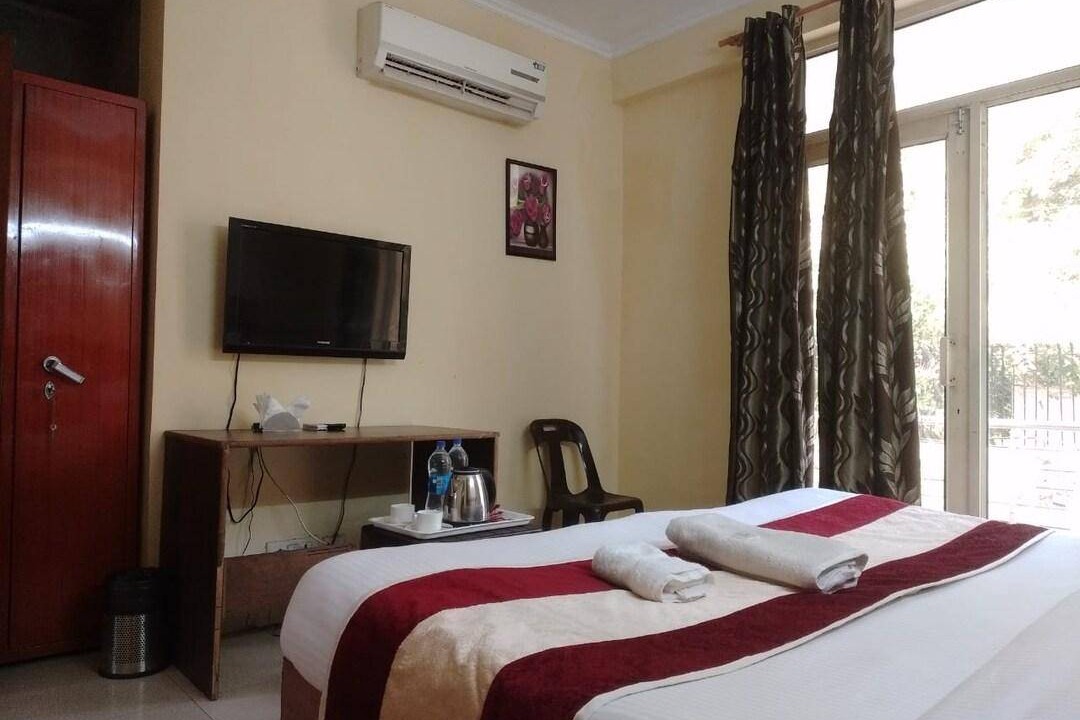 Photo of Bedroom in DLF Phase 3