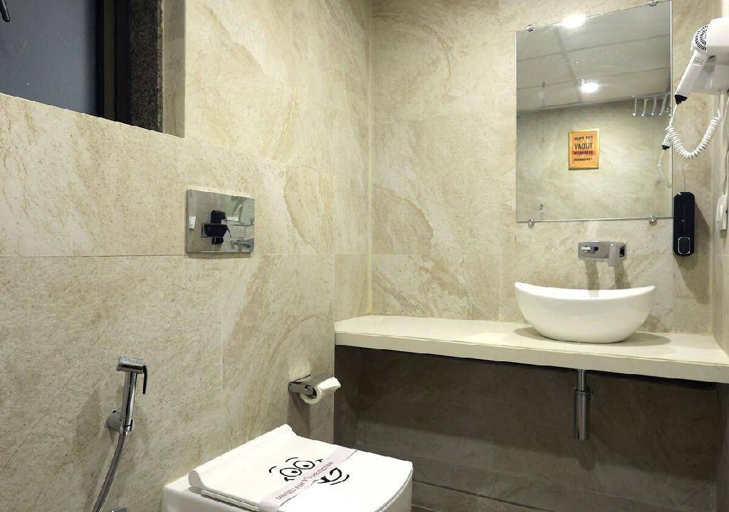 Photo of Bathroom in Hiranandani Gardens