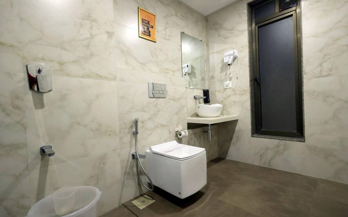 Photo of Bathroom in Hiranandani Gardens