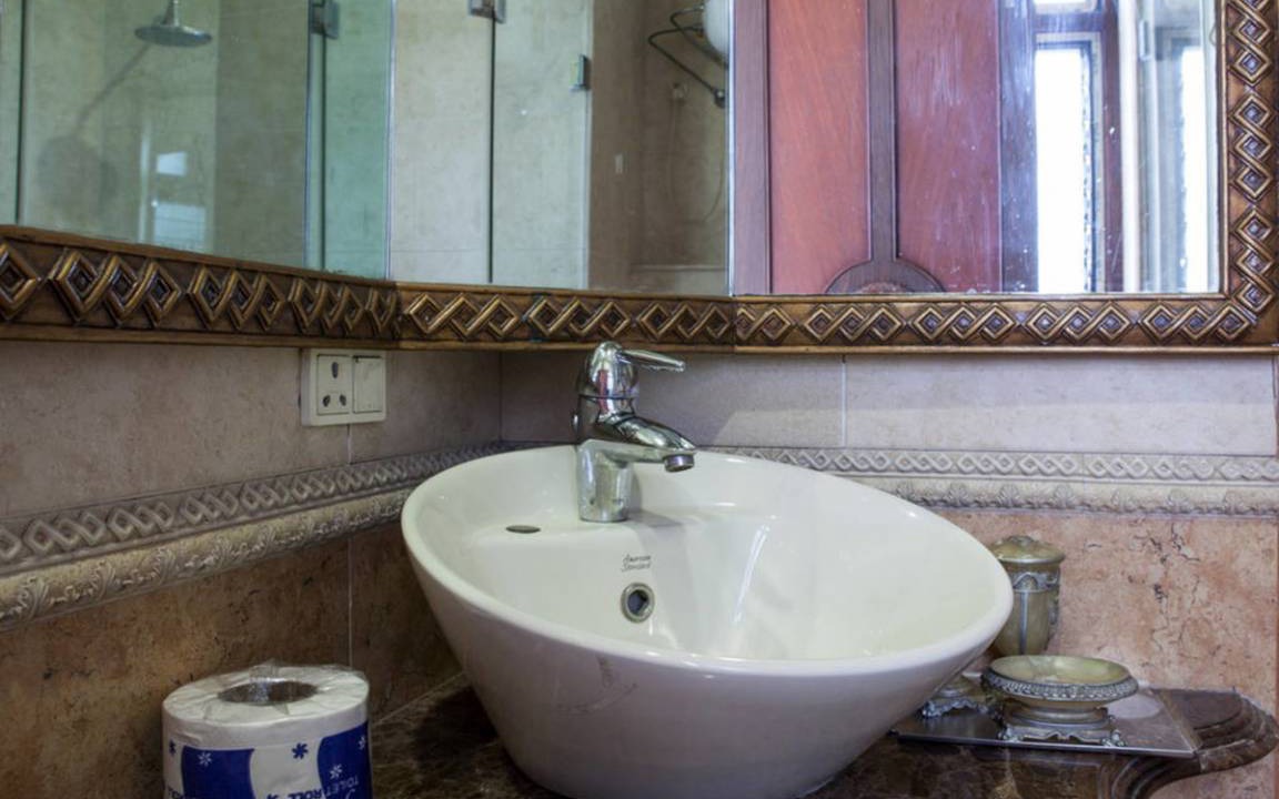 Photo of Bathroom in Park Street