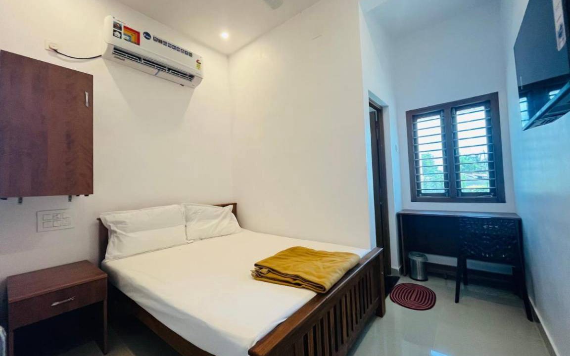 Photo of Bedroom in Tiruchendur