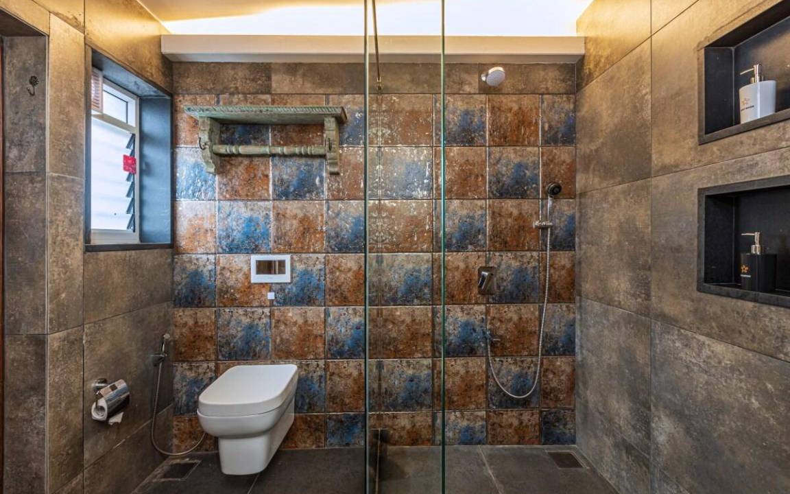 Photo of Bathroom in Mahabaleshwar