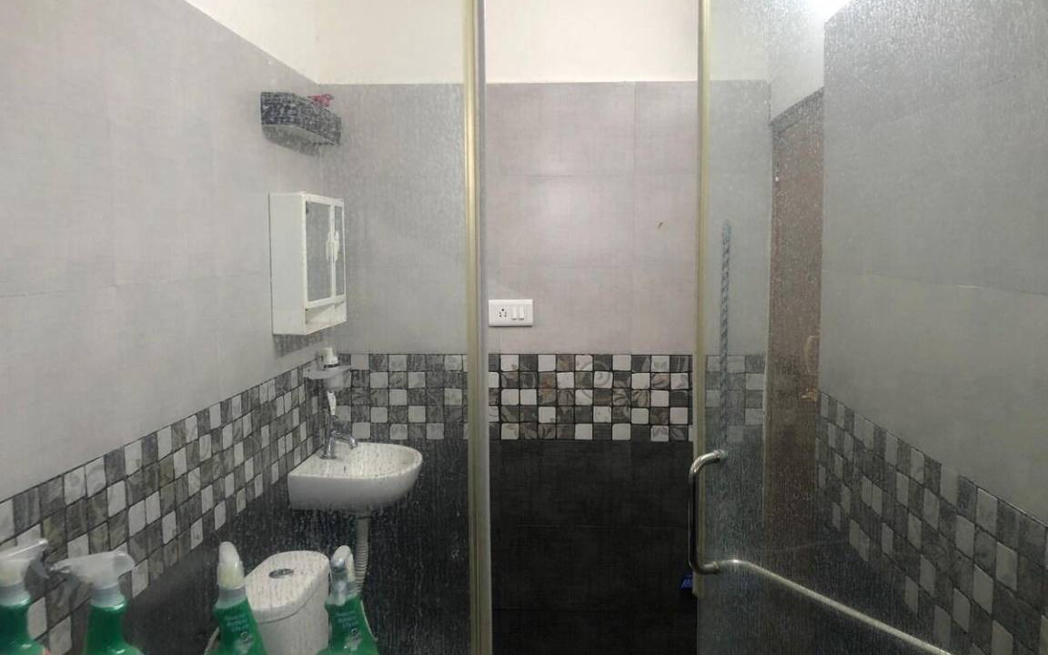 Photo of Bathroom in Tindivanam