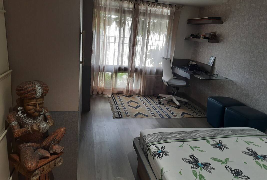 Photo of Bedroom in Malad East