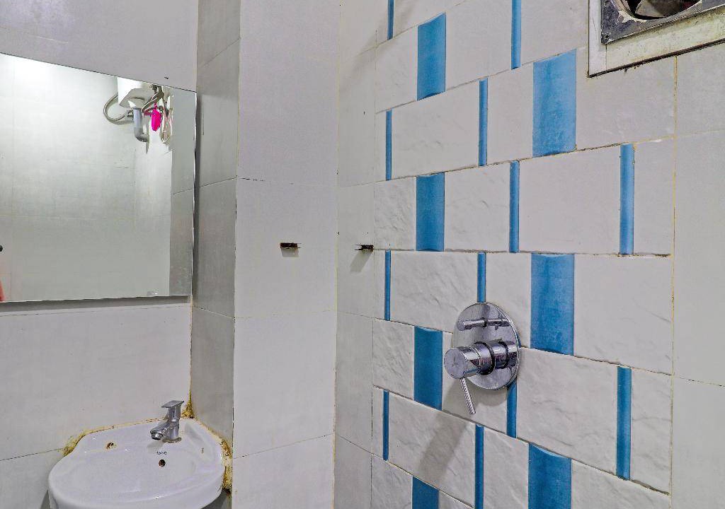 Photo of Bathroom in Prabhadevi