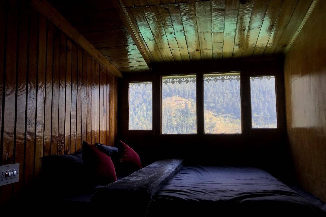 Photo of Bedroom in Jibhi