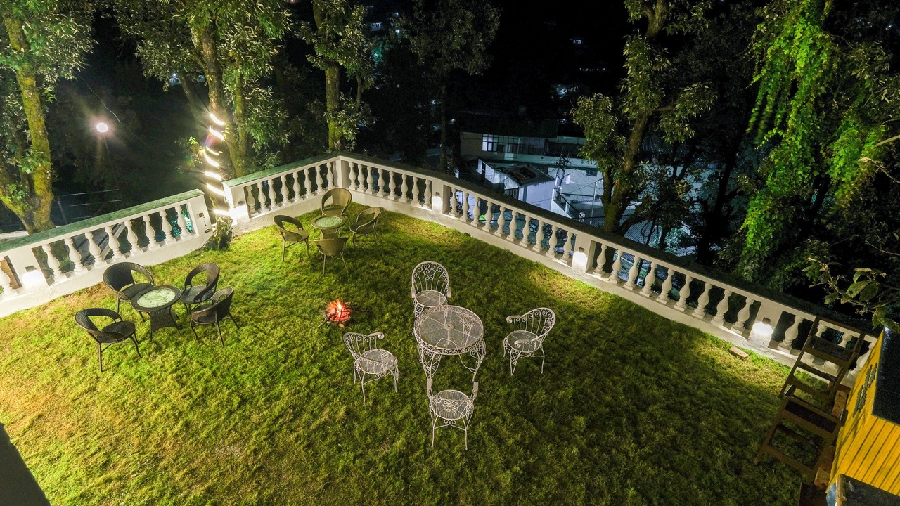 Photo of Outdoor in The Mall Road