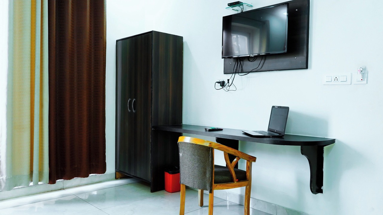Photo of Bedroom in Tapovan