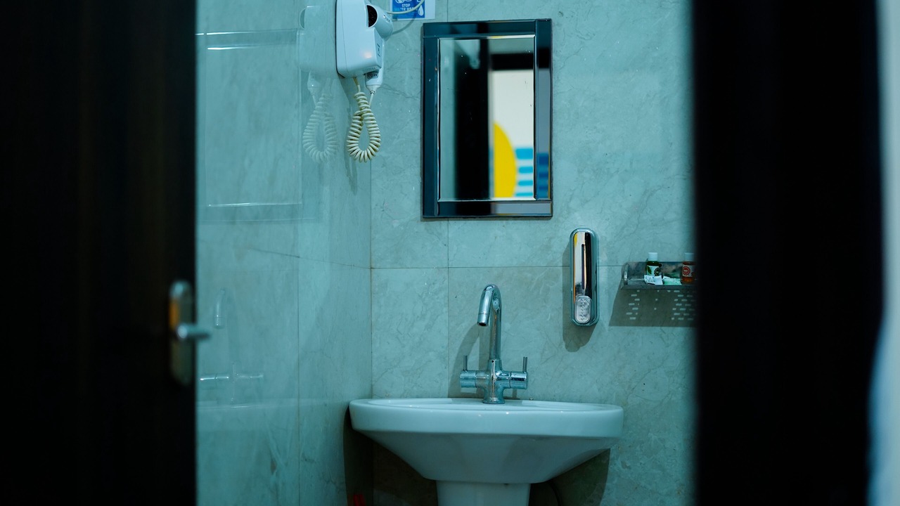 Photo of Bathroom in Tapovan