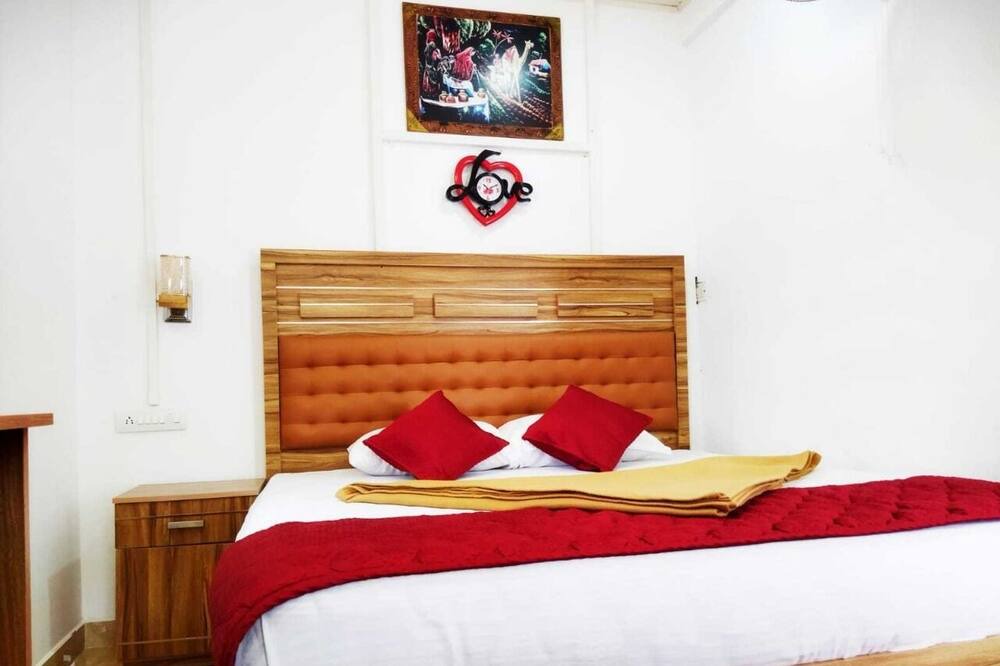 Photo of Bedroom in Anachal