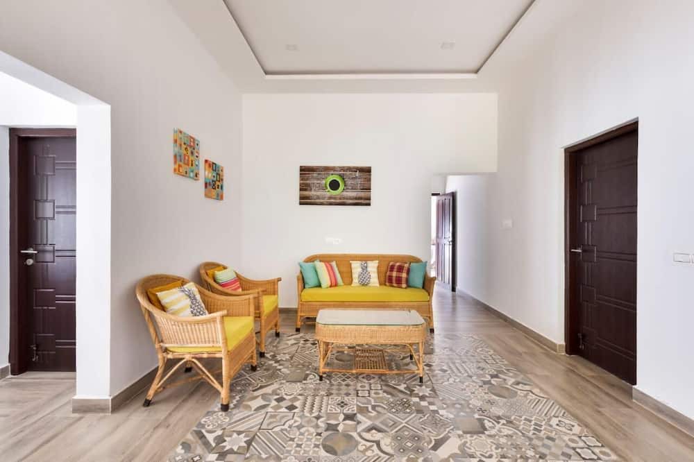 Photo of Livingroom in Kanbylu Baichanalli