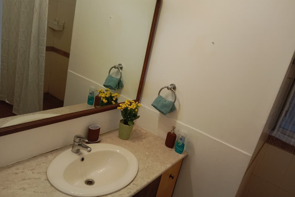 Photo of Bathroom in Agara