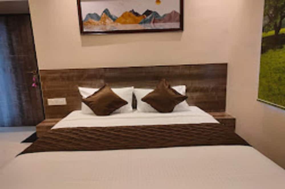 Photo of Bedroom in Periyur
